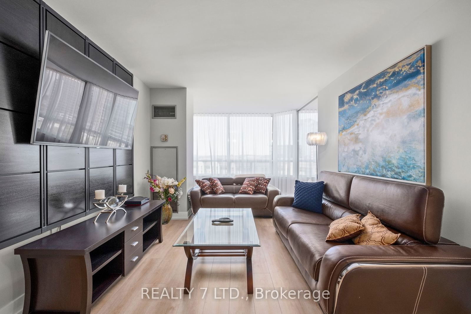 120 Promenade Circ, unit 909 for sale - image #8