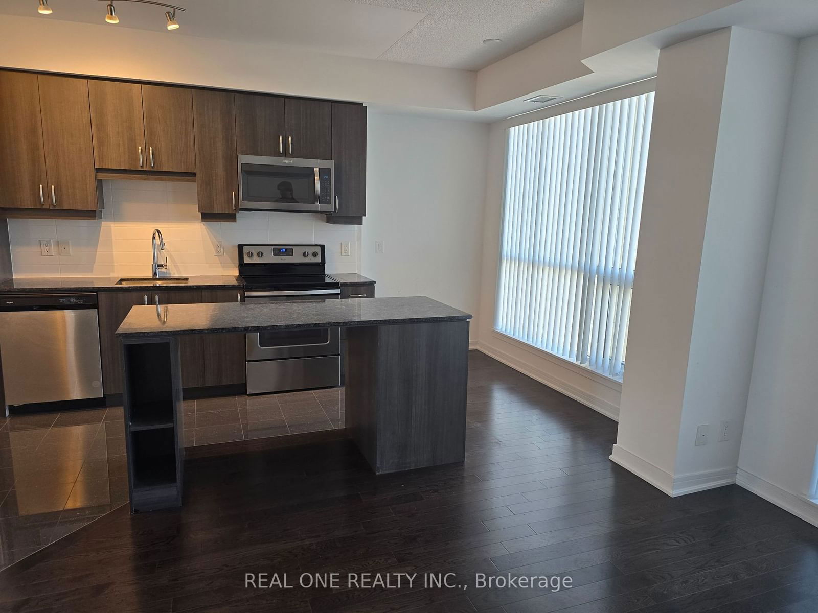 9201 Yonge St, unit 1003 for rent - image #2