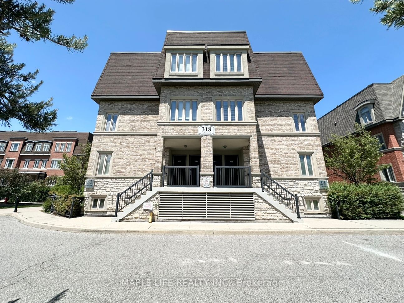 318 John St, unit 266 for sale - image #1