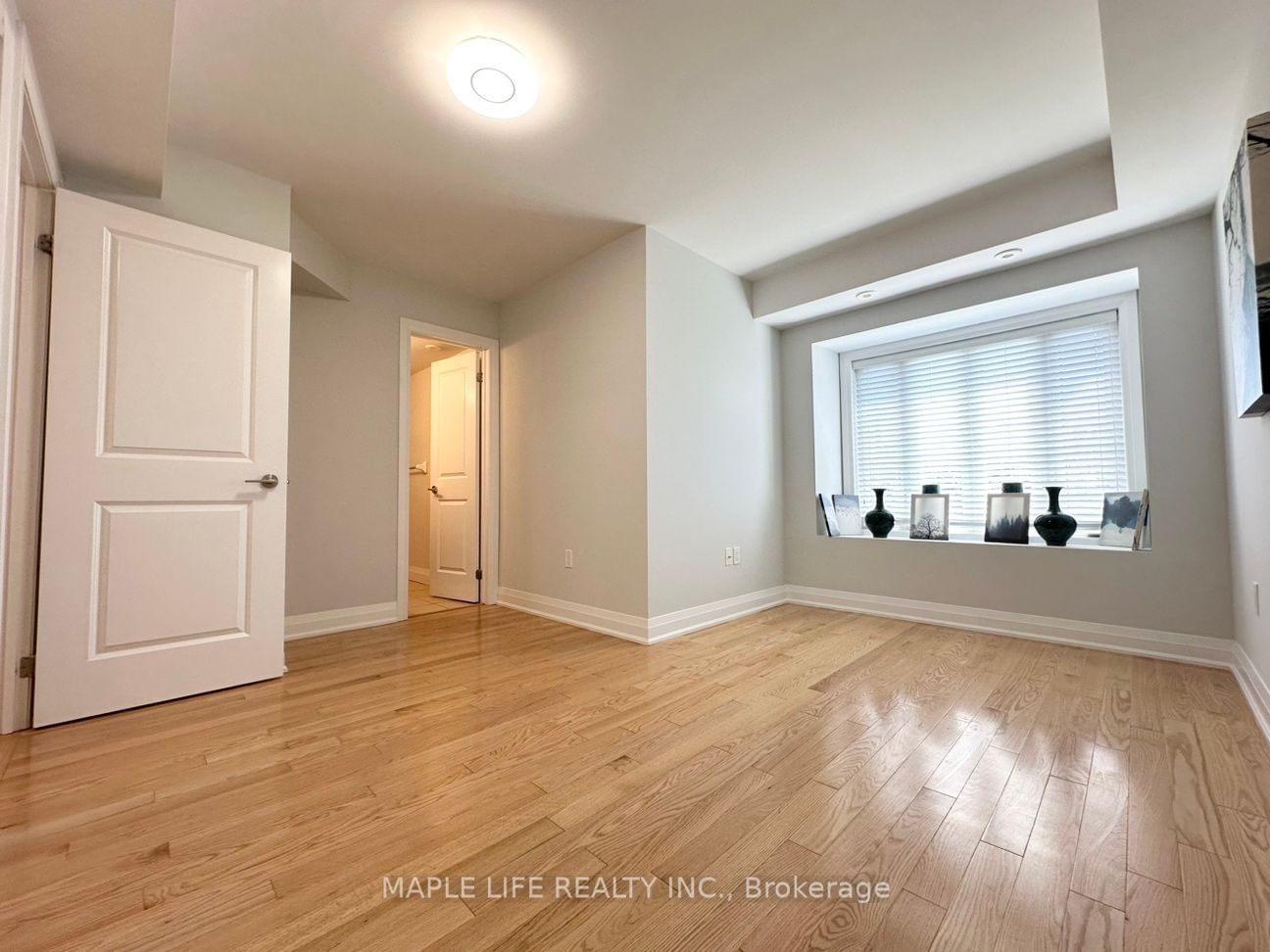 318 John St, unit 266 for sale - image #8