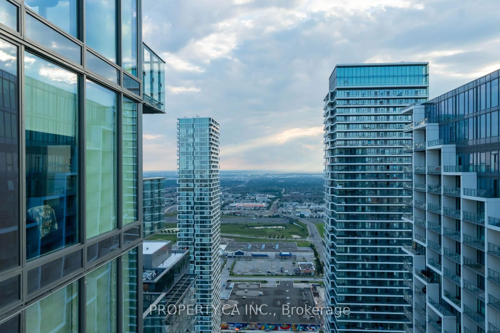 7890 Jane St, unit 5107 for sale - image #18