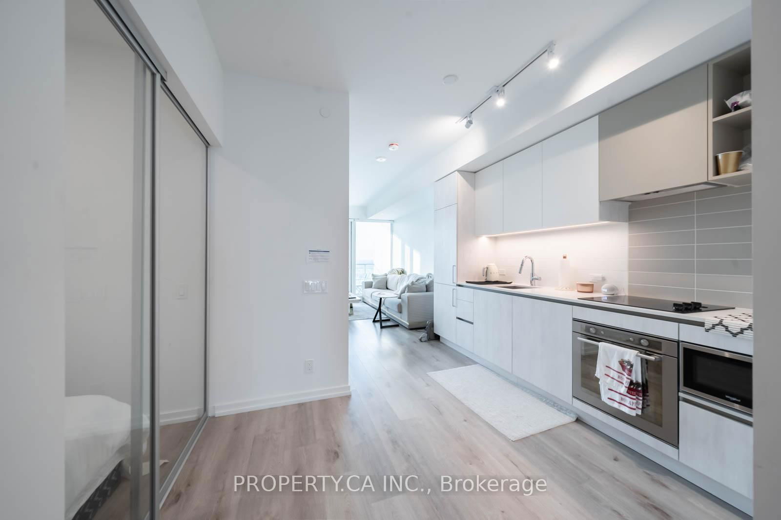 7890 Jane St, unit 5107 for sale - image #4