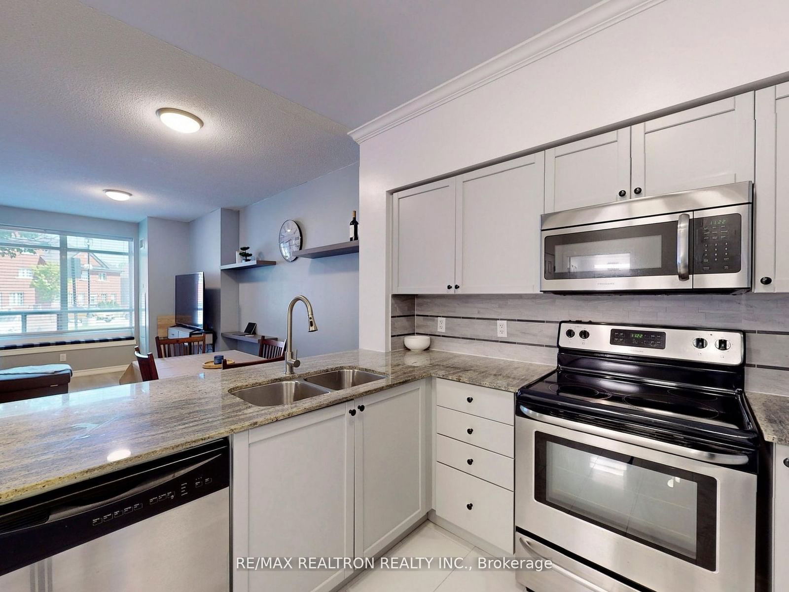 75 King William Cres N, unit 102 for sale - image #3