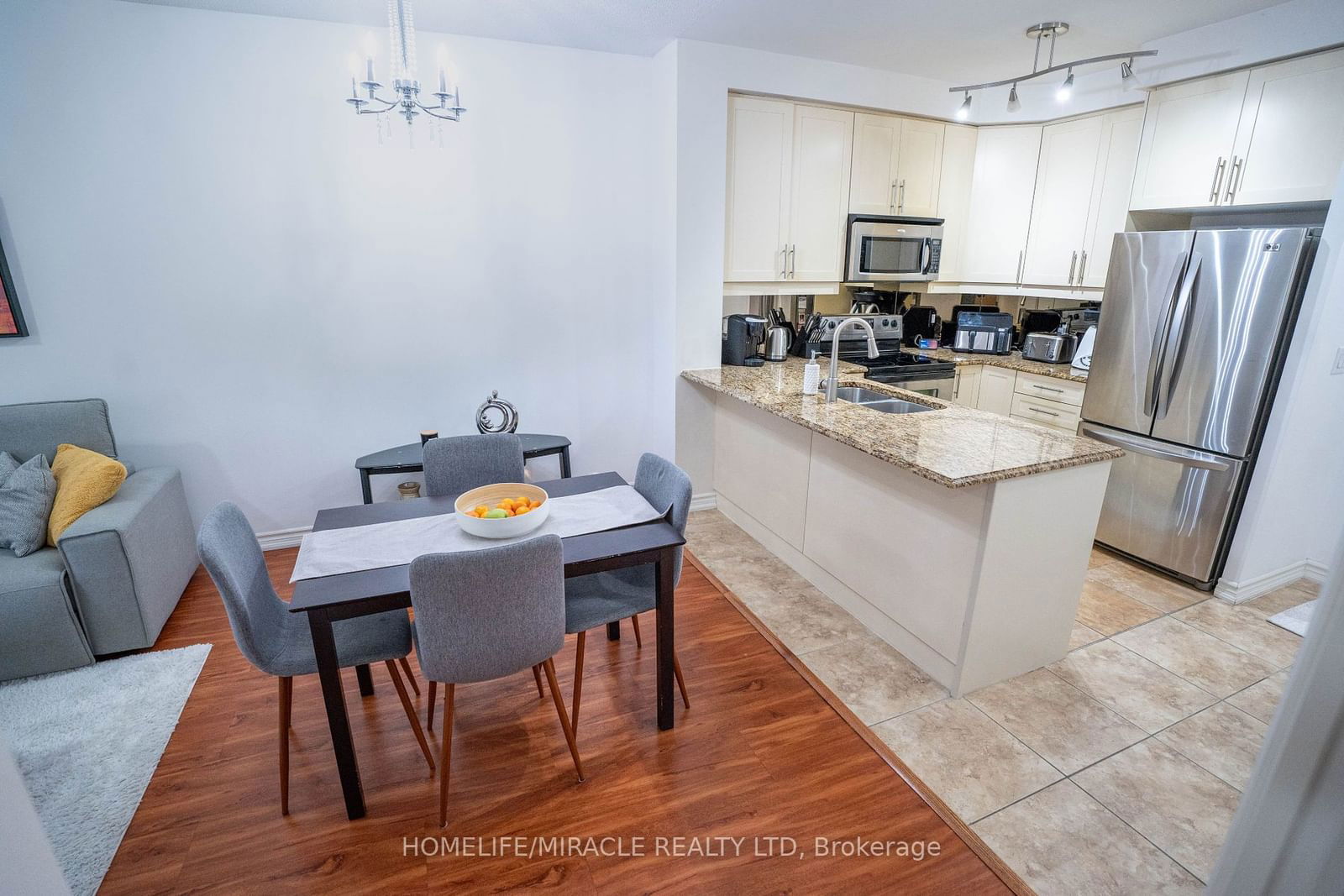 9235 Jane St, unit 303 for sale