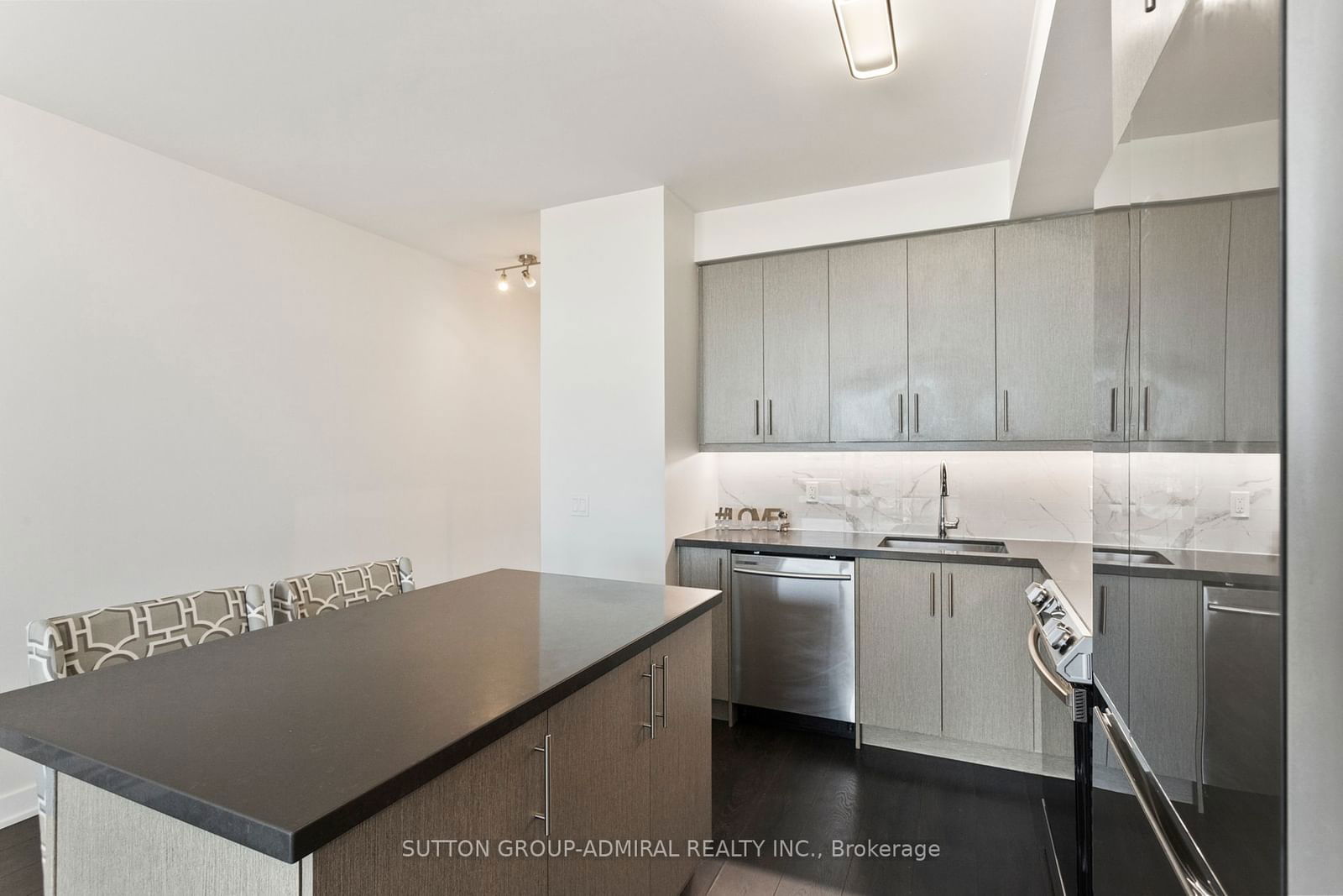 75 Oneida Cres, unit 904 for sale - image #21