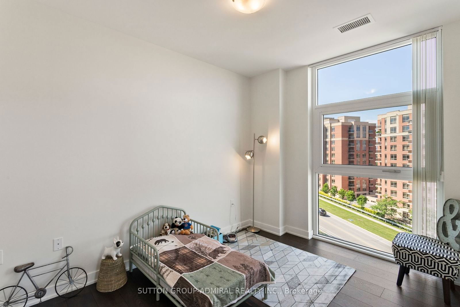 75 Oneida Cres, unit 904 for sale - image #28