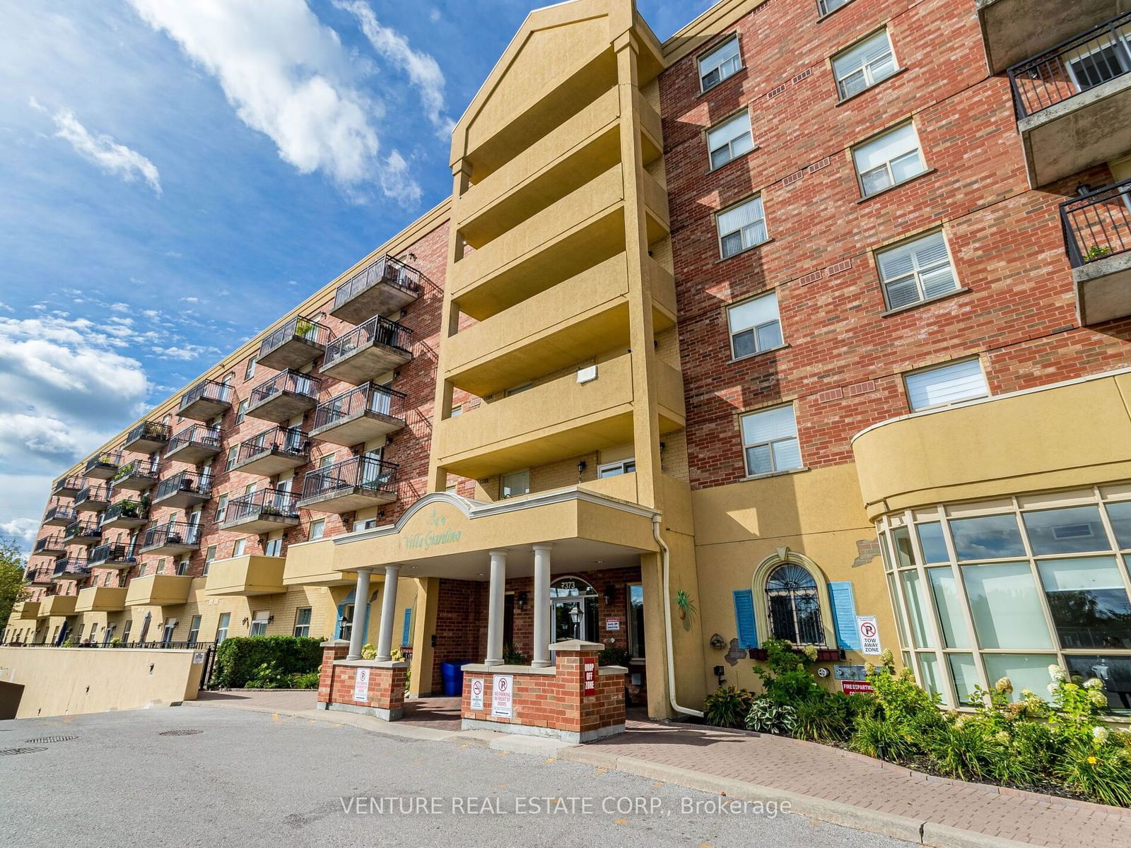 7373 Martingrove Rd, unit 602 for sale - image #2