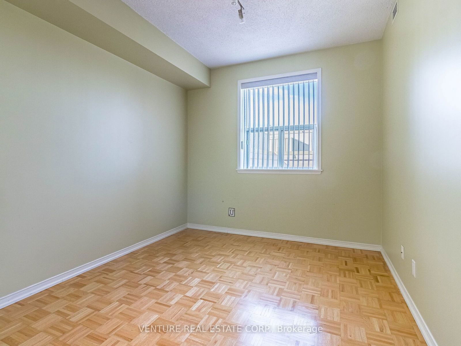 7373 Martingrove Rd, unit 602 for sale - image #26