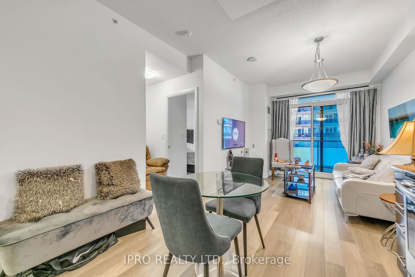 7165 Yonge St, unit 531 for sale