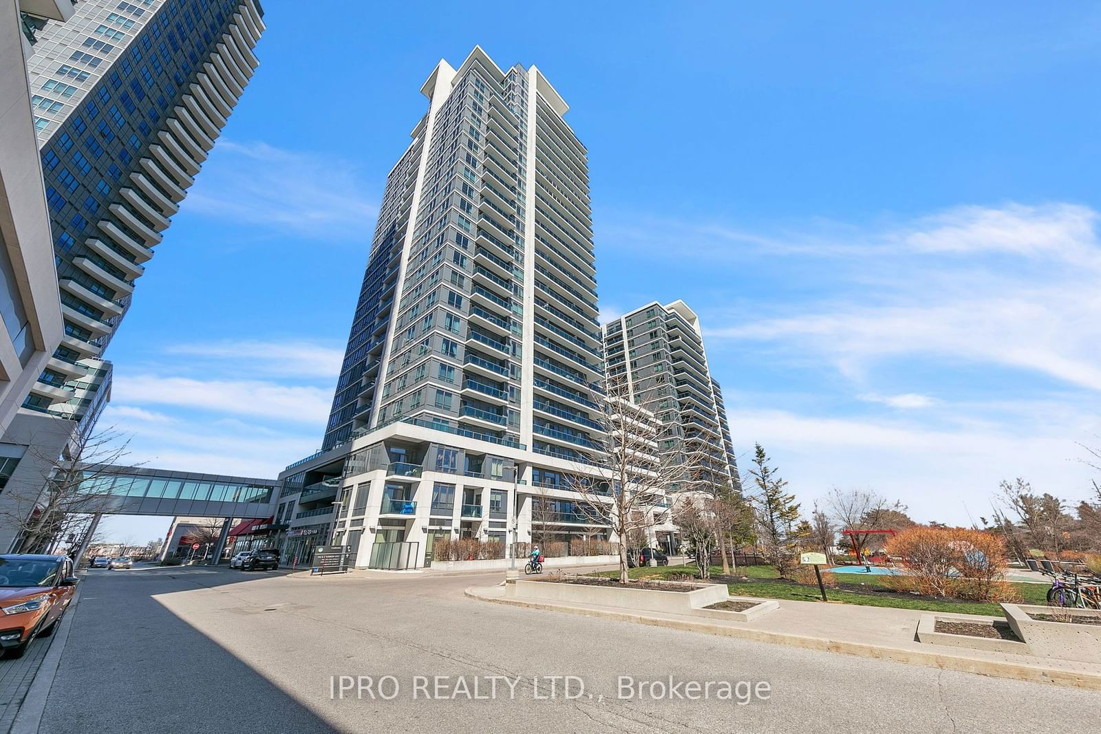 7165 Yonge St, unit 531 for sale