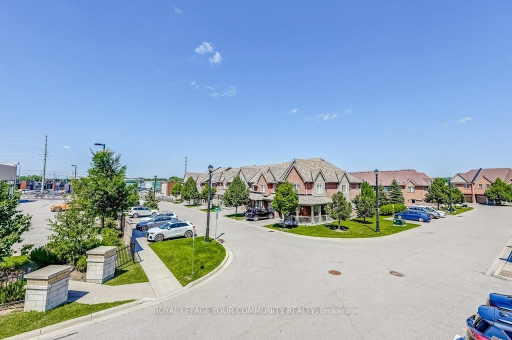 First Home Aurora Townhomes, Aurora, Toronto