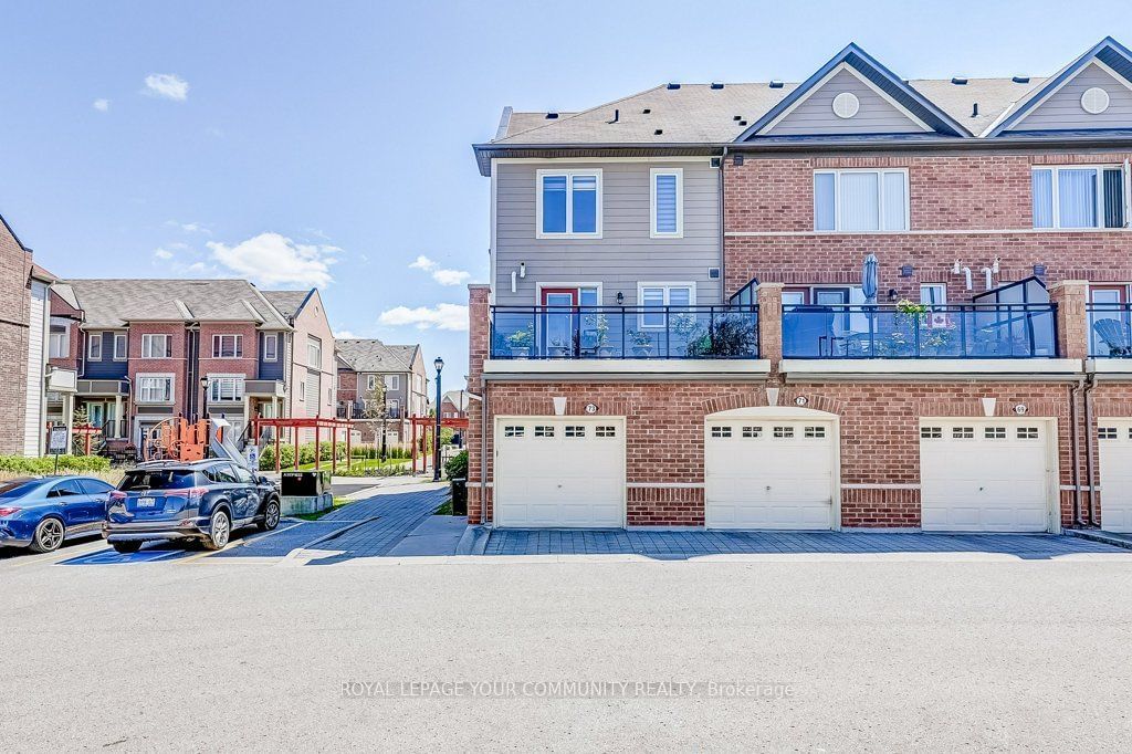 First Home Aurora Townhomes, Aurora, Toronto