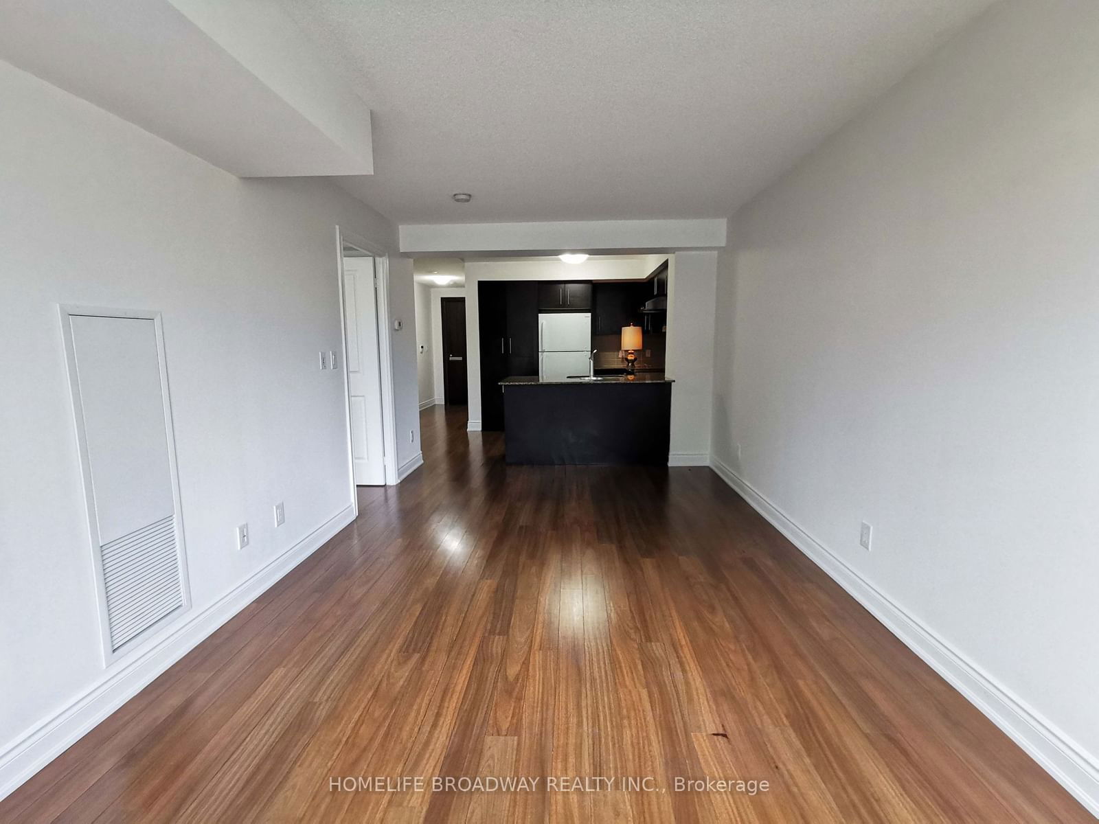 273 South Park Rd, unit 201 for rent - image #2