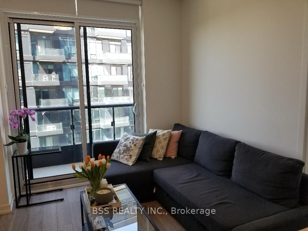 8868 Yonge St, unit 1111E for sale