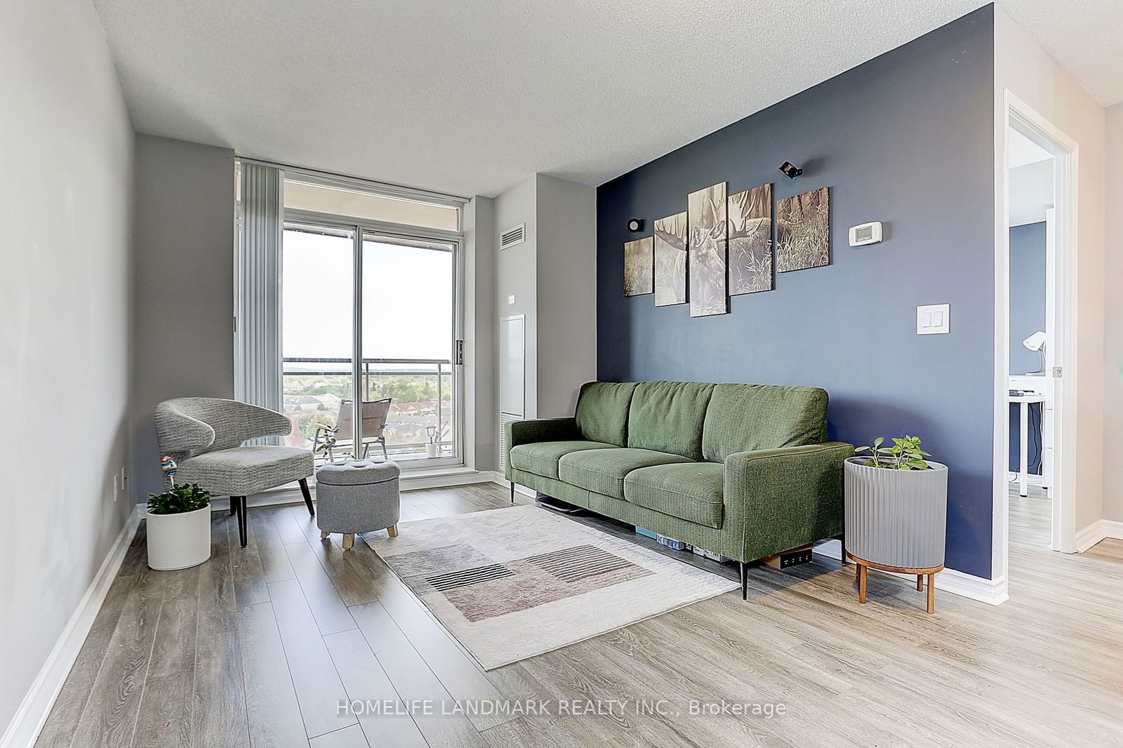 75 King William Cres, unit 1013 for rent