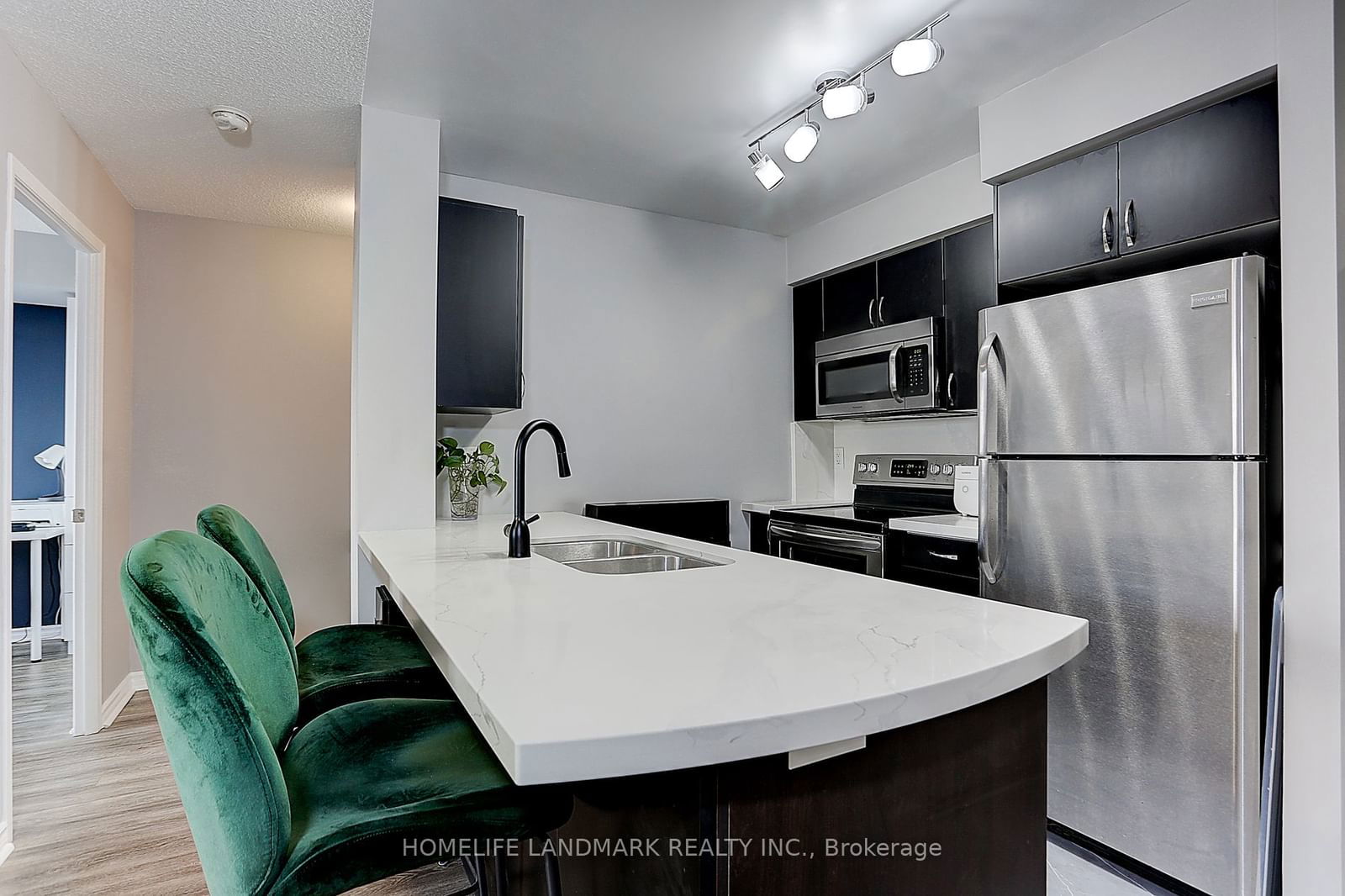 75 King William Cres, unit 1013 for rent - image #12