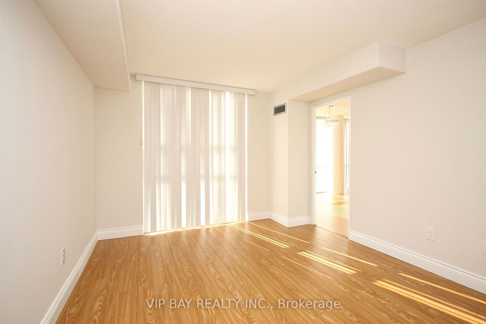 20 Harding Blvd W, unit 1012 for rent - image #13