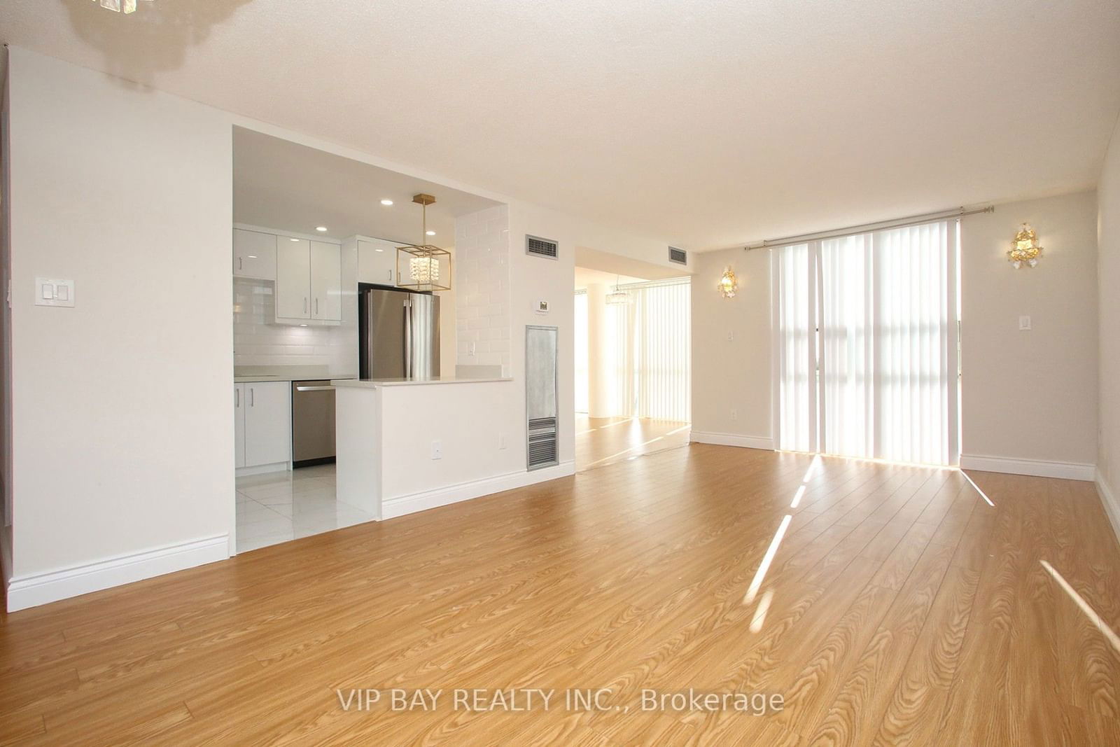 20 Harding Blvd W, unit 1012 for rent - image #3