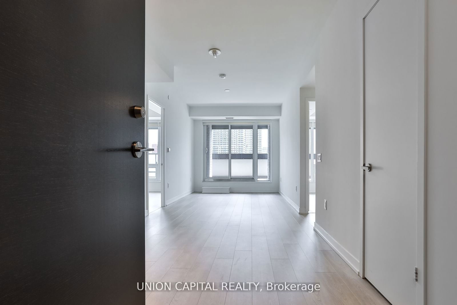 8868 Yonge St, unit 211E for sale - image #2