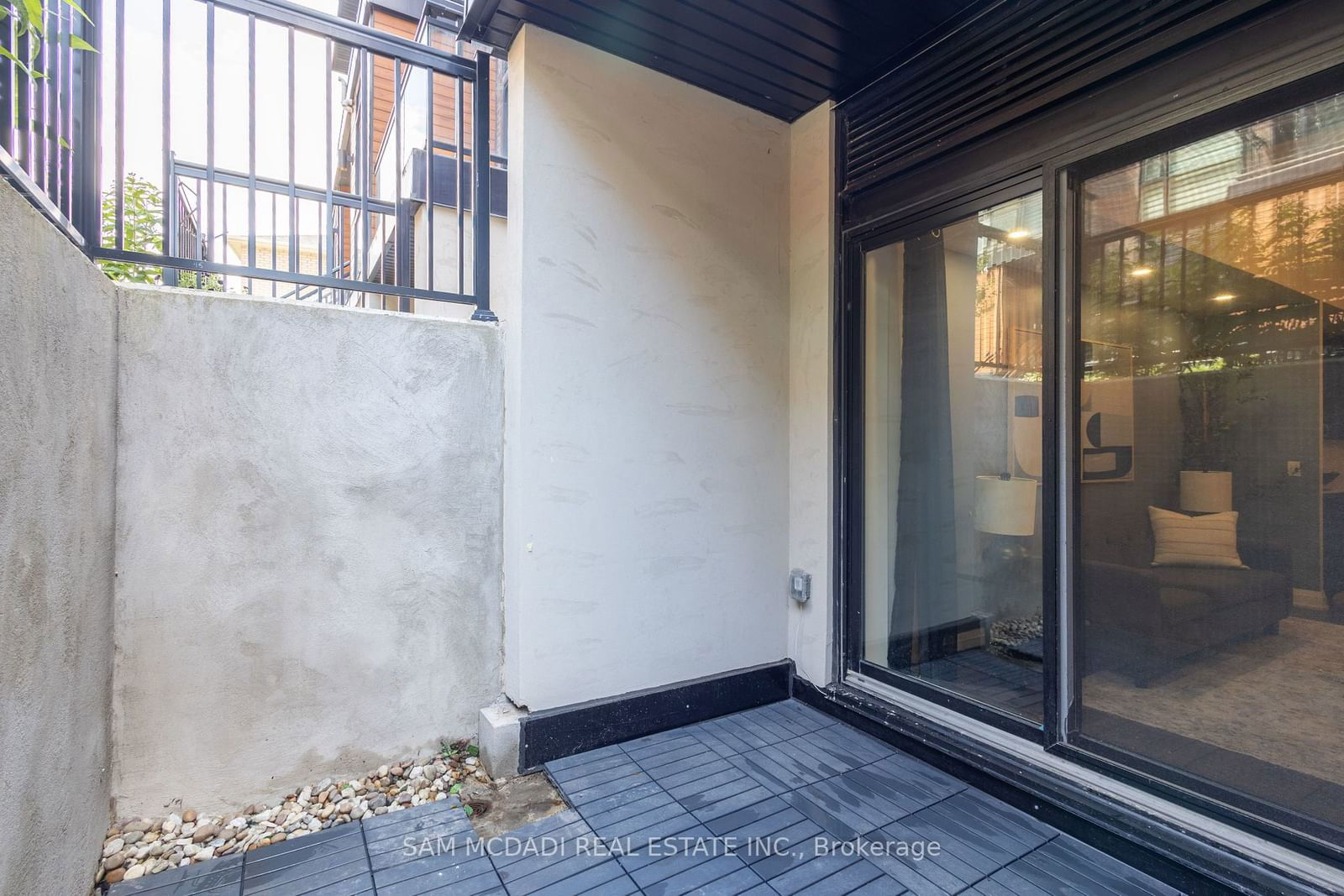 26 Coles Ave, unit F402 for sale - image #8