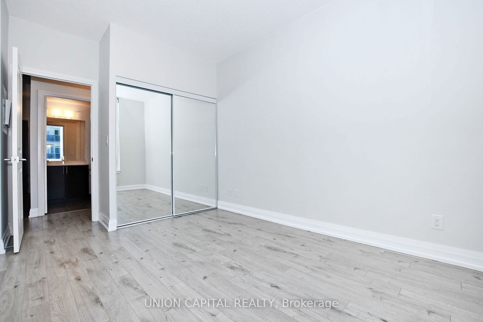 7165 Yonge St, unit 831 for rent - image #22