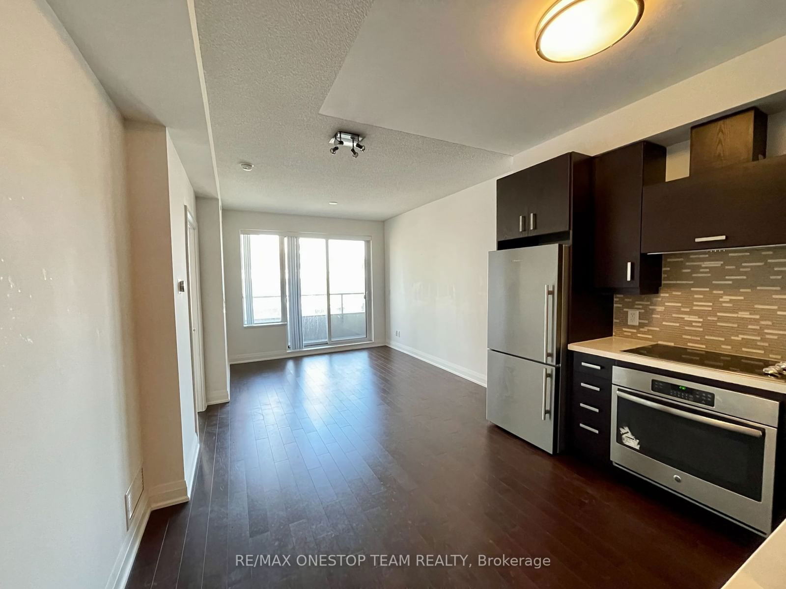 28 Uptown Dr, unit 325 for rent - image #2