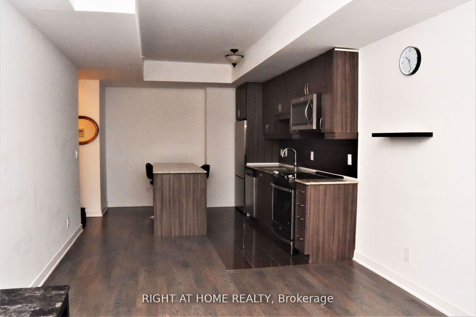 9199 Yonge St, unit 517 for sale