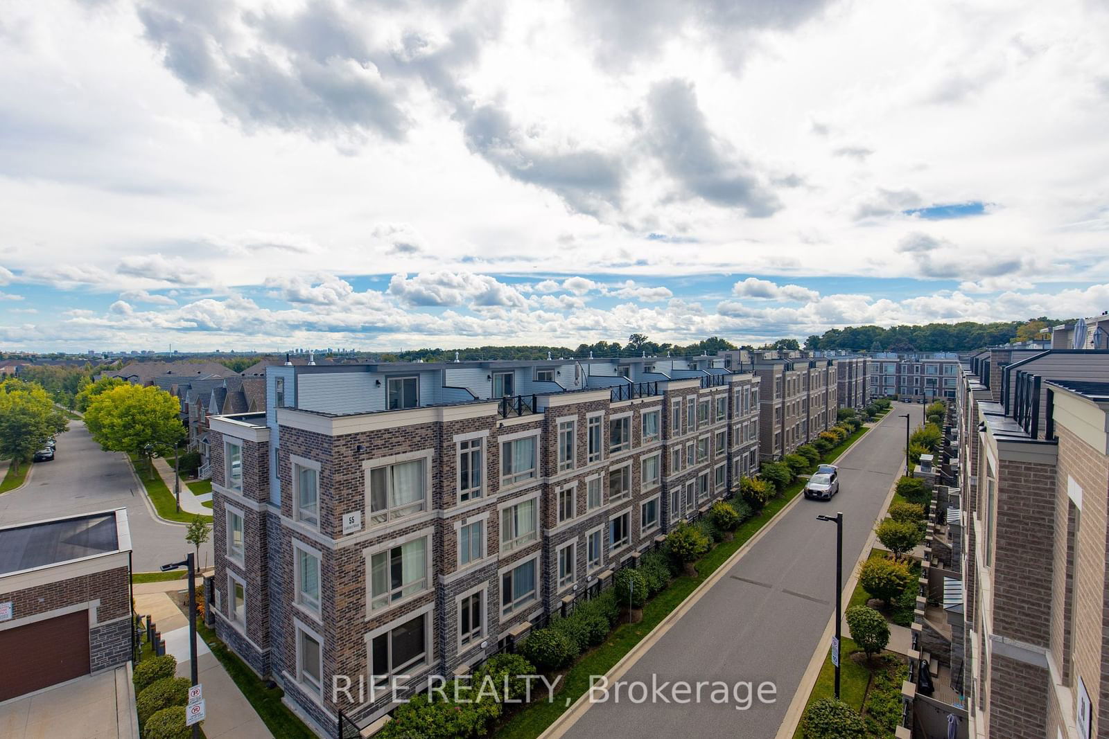 50 Dunsheath Way, unit 604 for sale