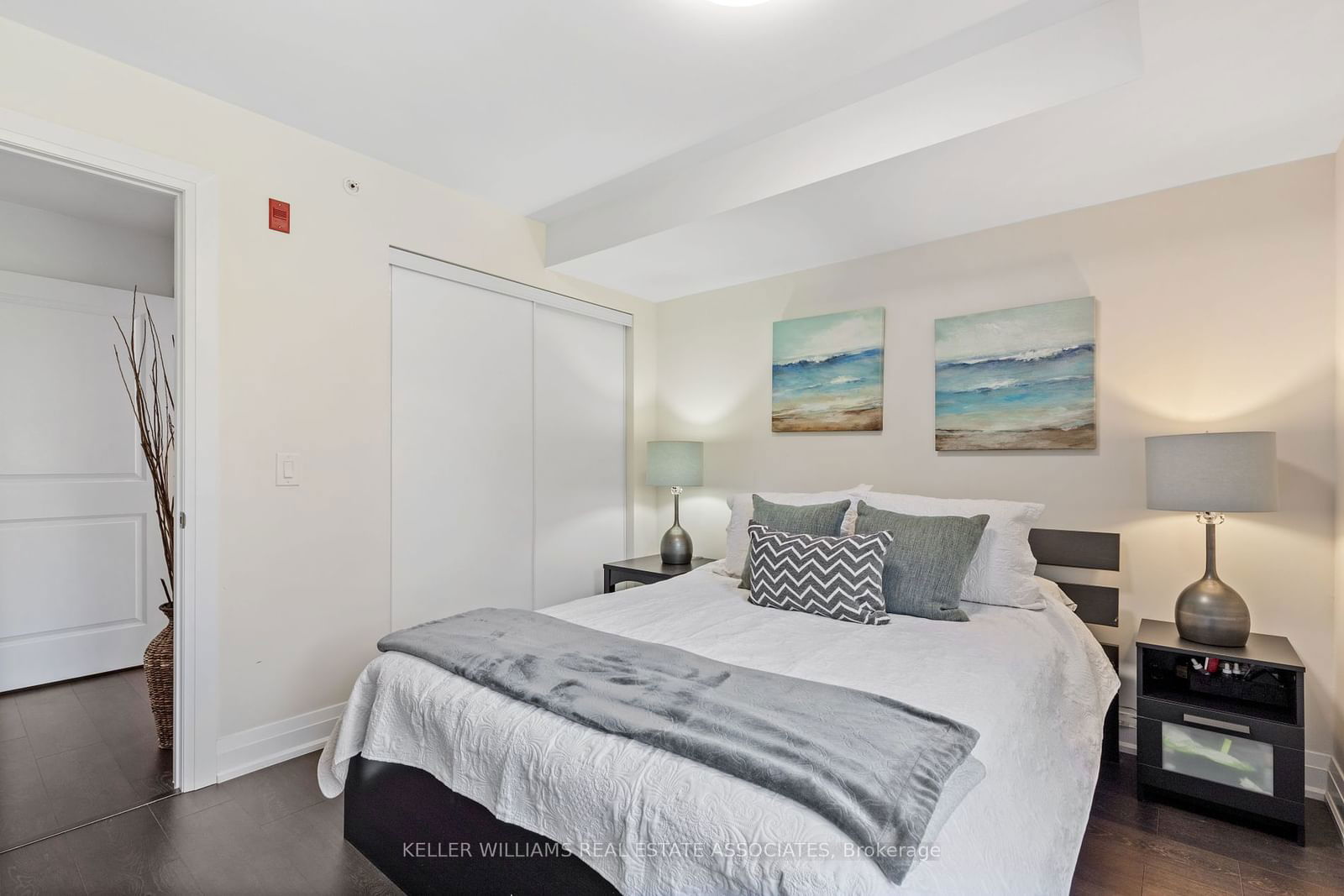 481 Rupert Ave, unit 2201 for sale