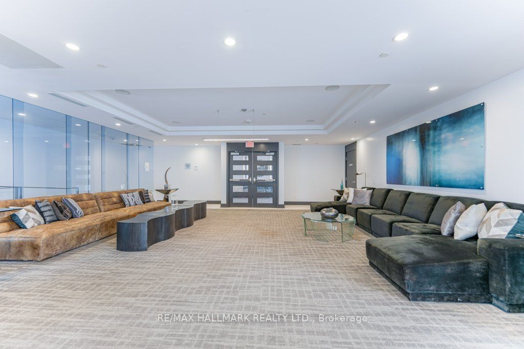 9471 Yonge St, unit 116 for sale - image #19