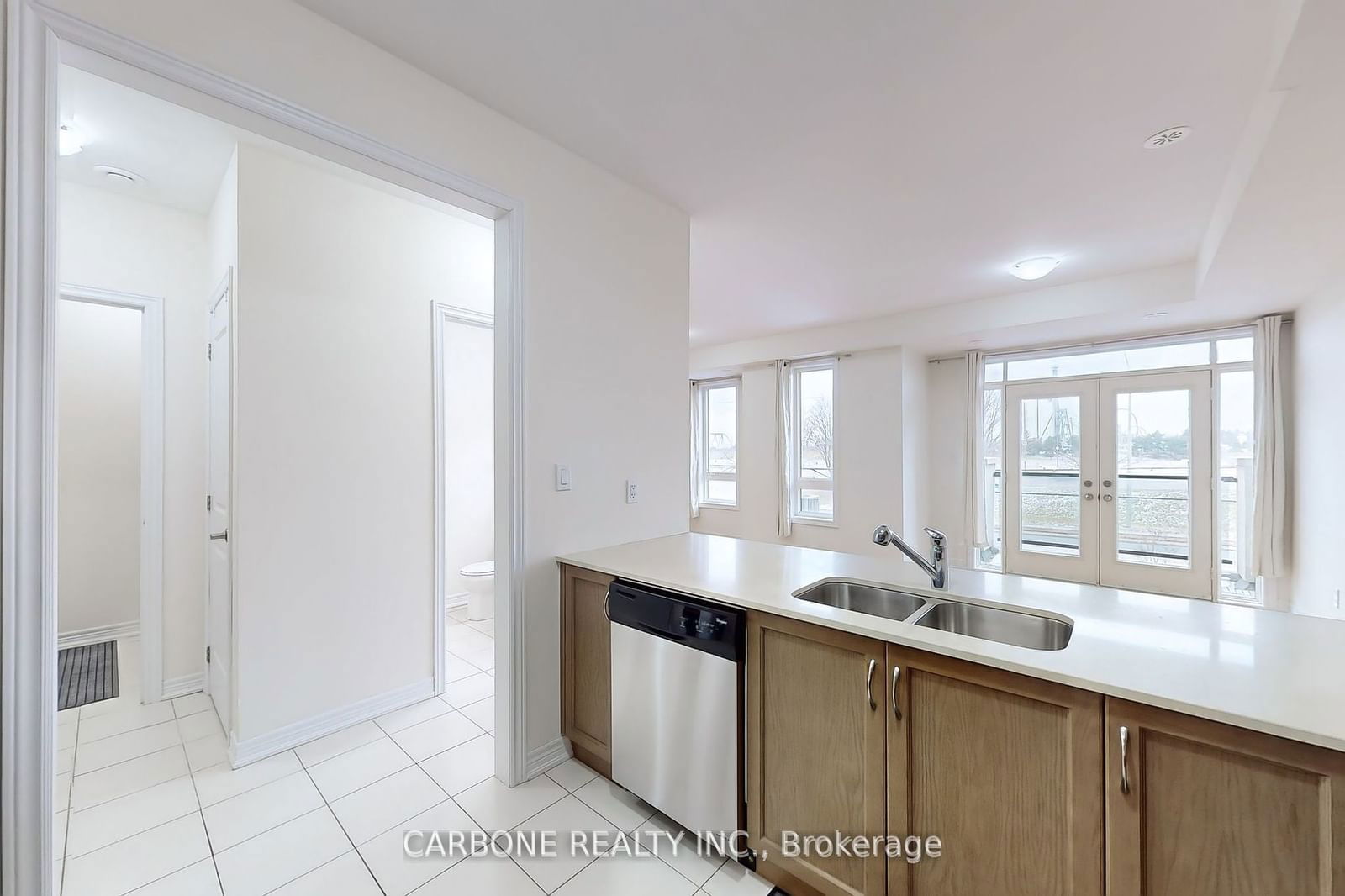 9621 Jane St, unit 10 for sale