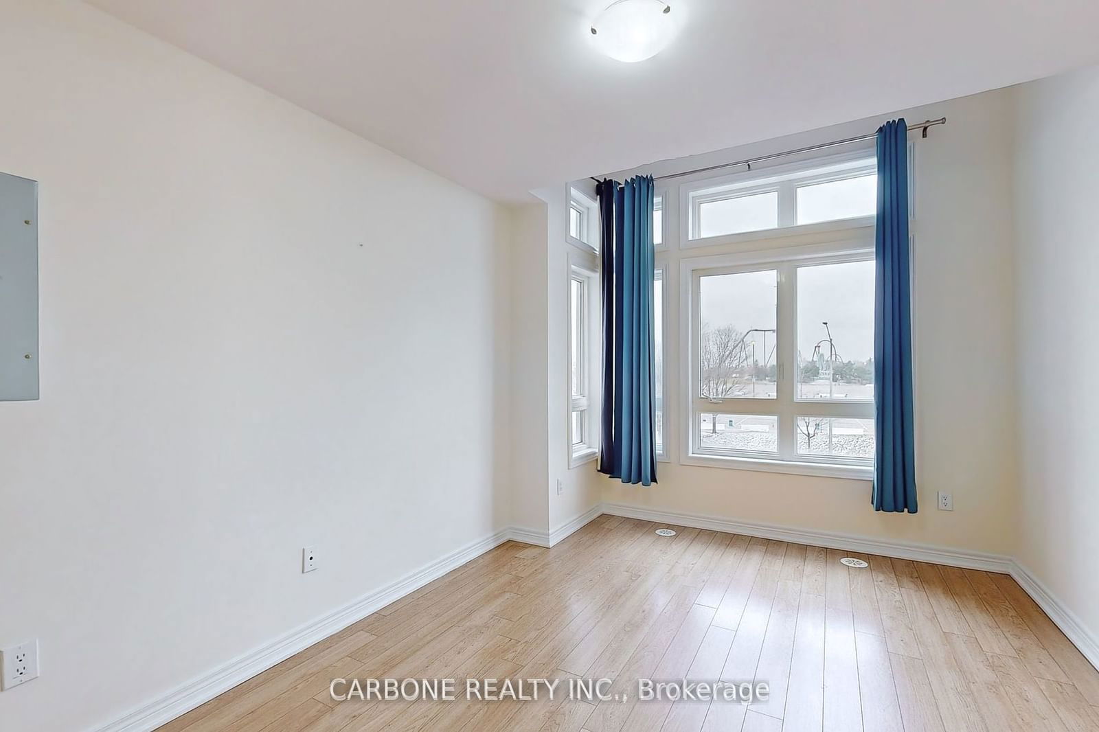 9621 Jane St, unit 10 for sale - image #23