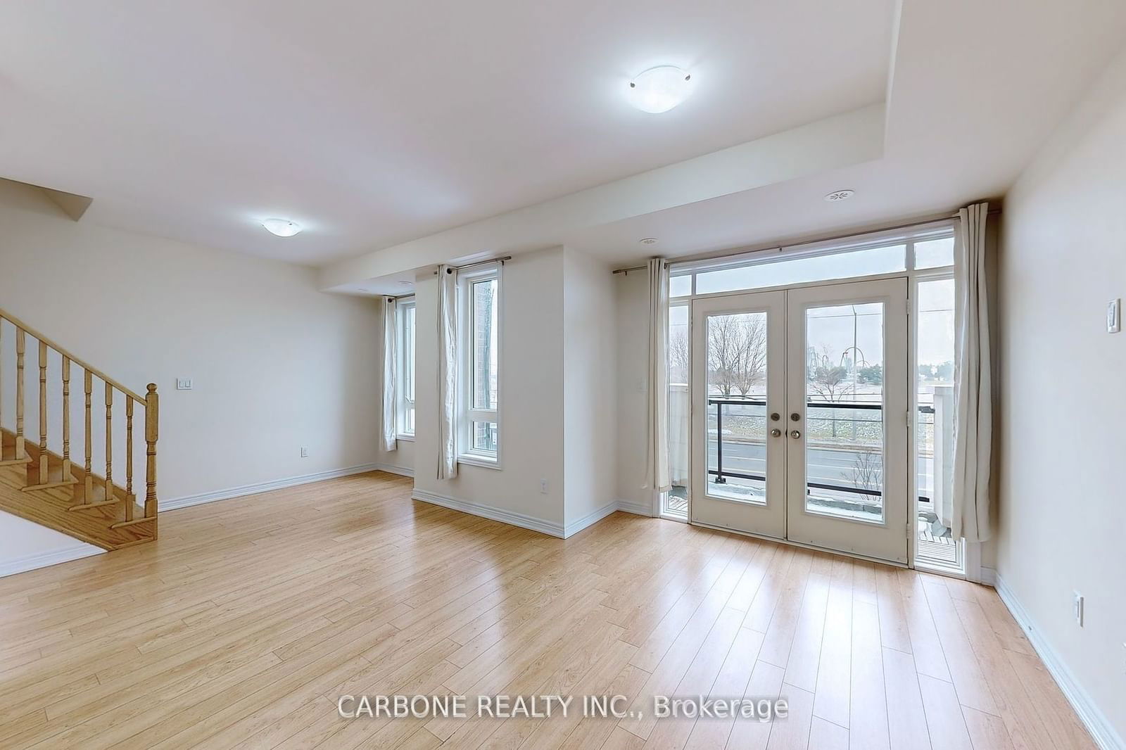 9621 Jane St, unit 10 for sale - image #4