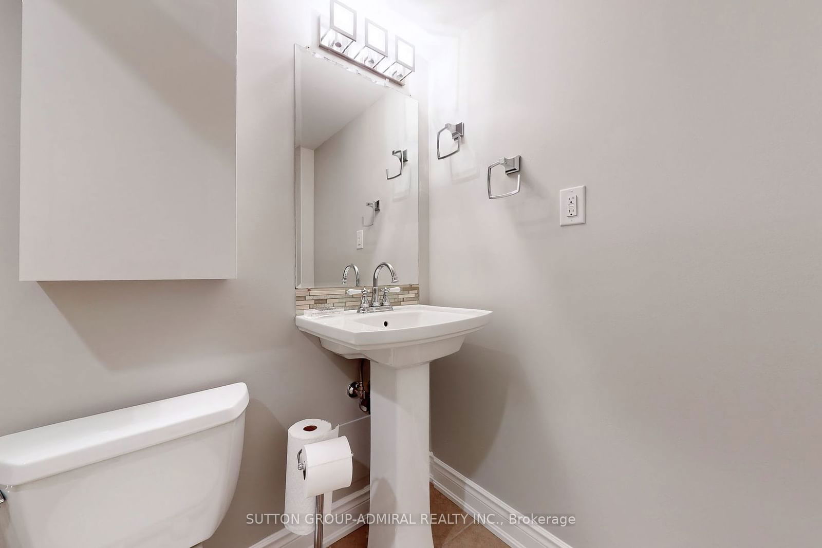 7451 Yonge St, unit 401 for sale - image #31