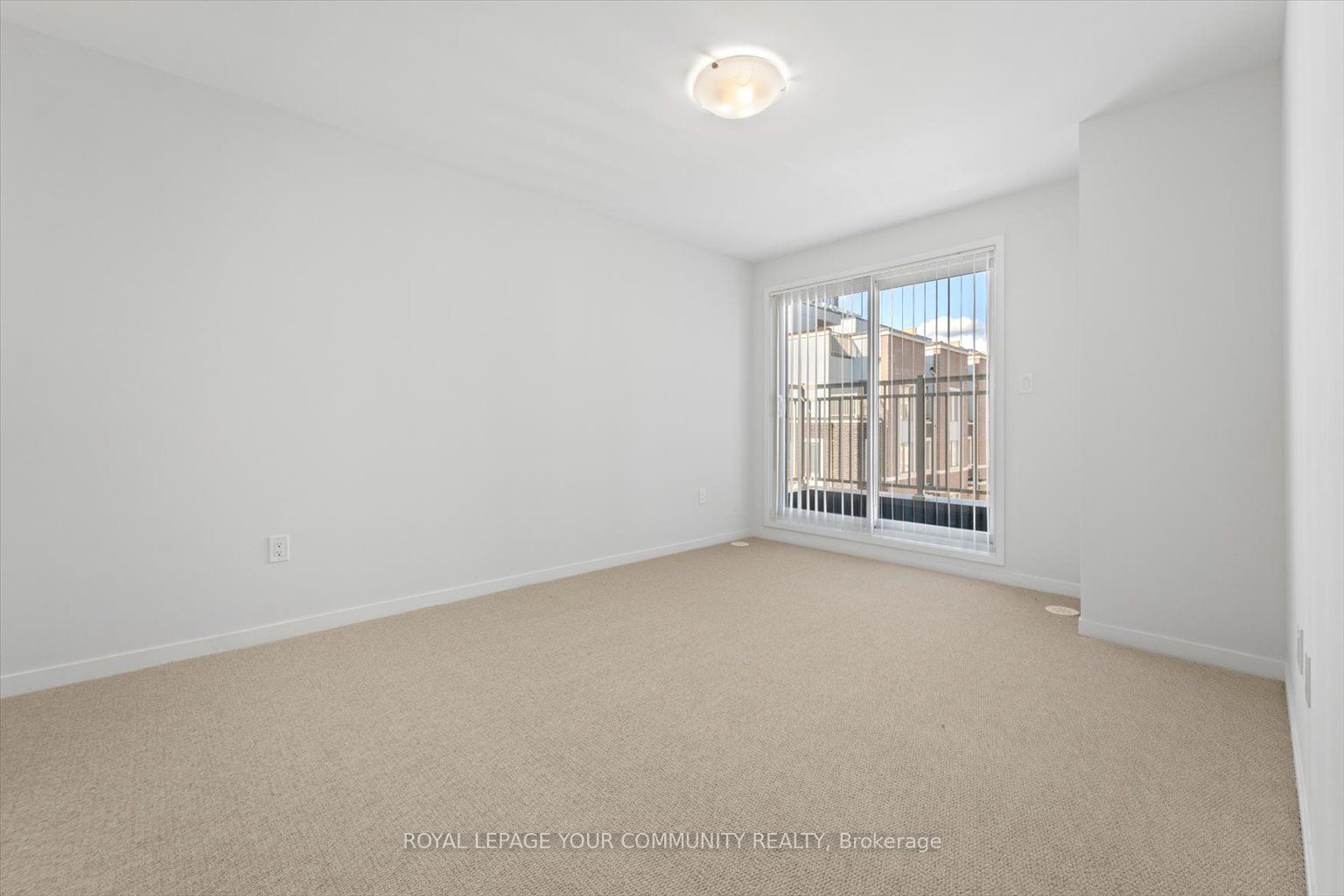 250 Interchange Way, unit TH300 for rent - image #16