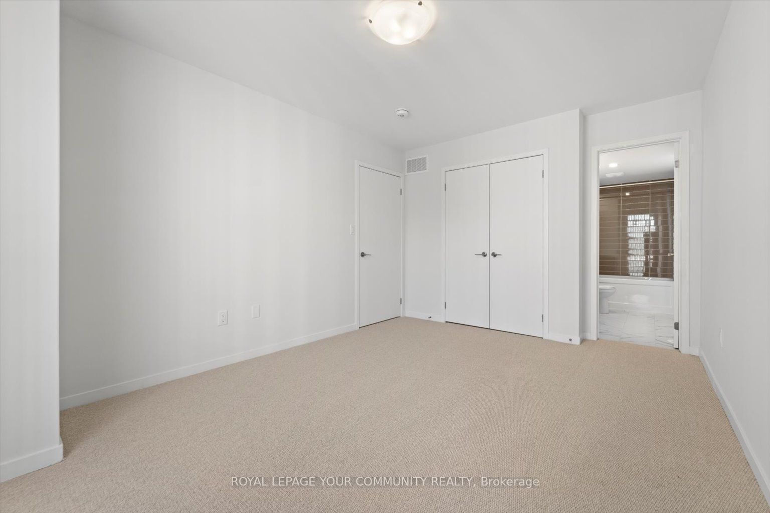 250 Interchange Way, unit TH300 for rent - image #17