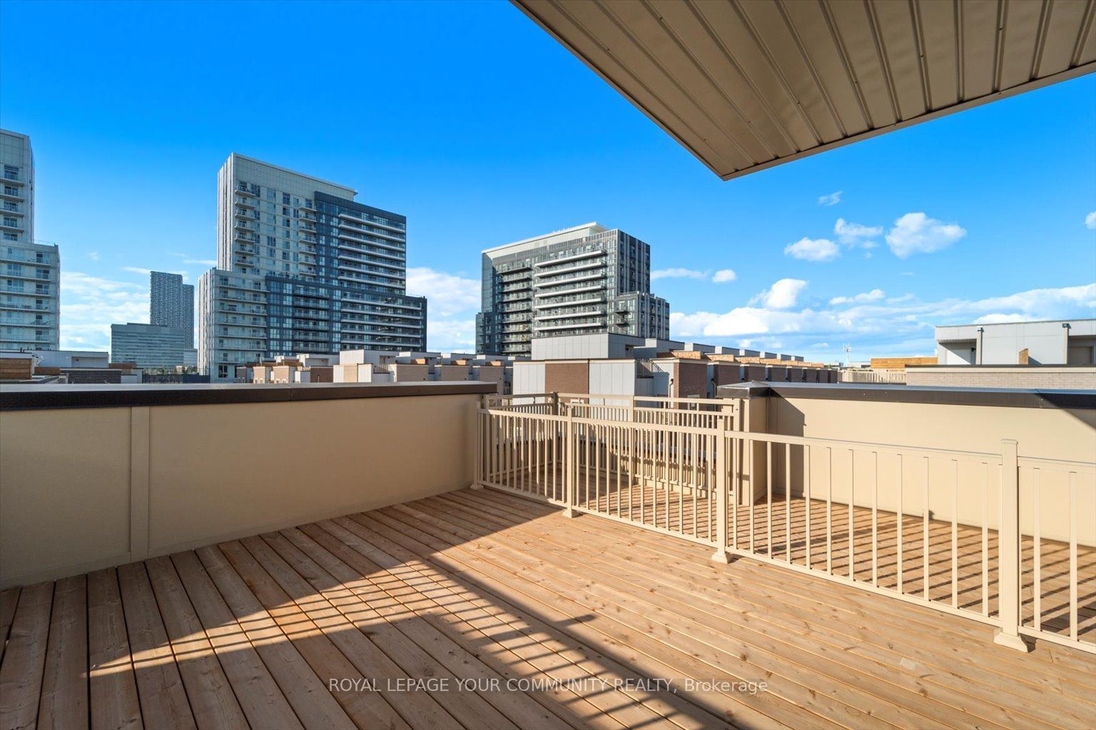 250 Interchange Way, unit TH300 for rent - image #22