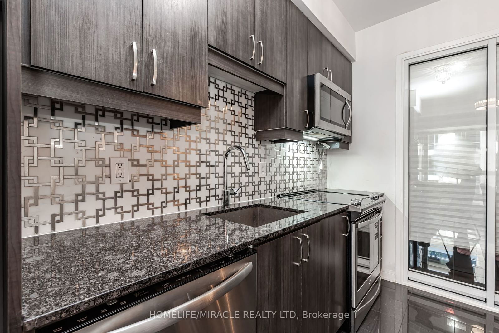 9199 Yonge St, unit 504 SE for sale - image #6