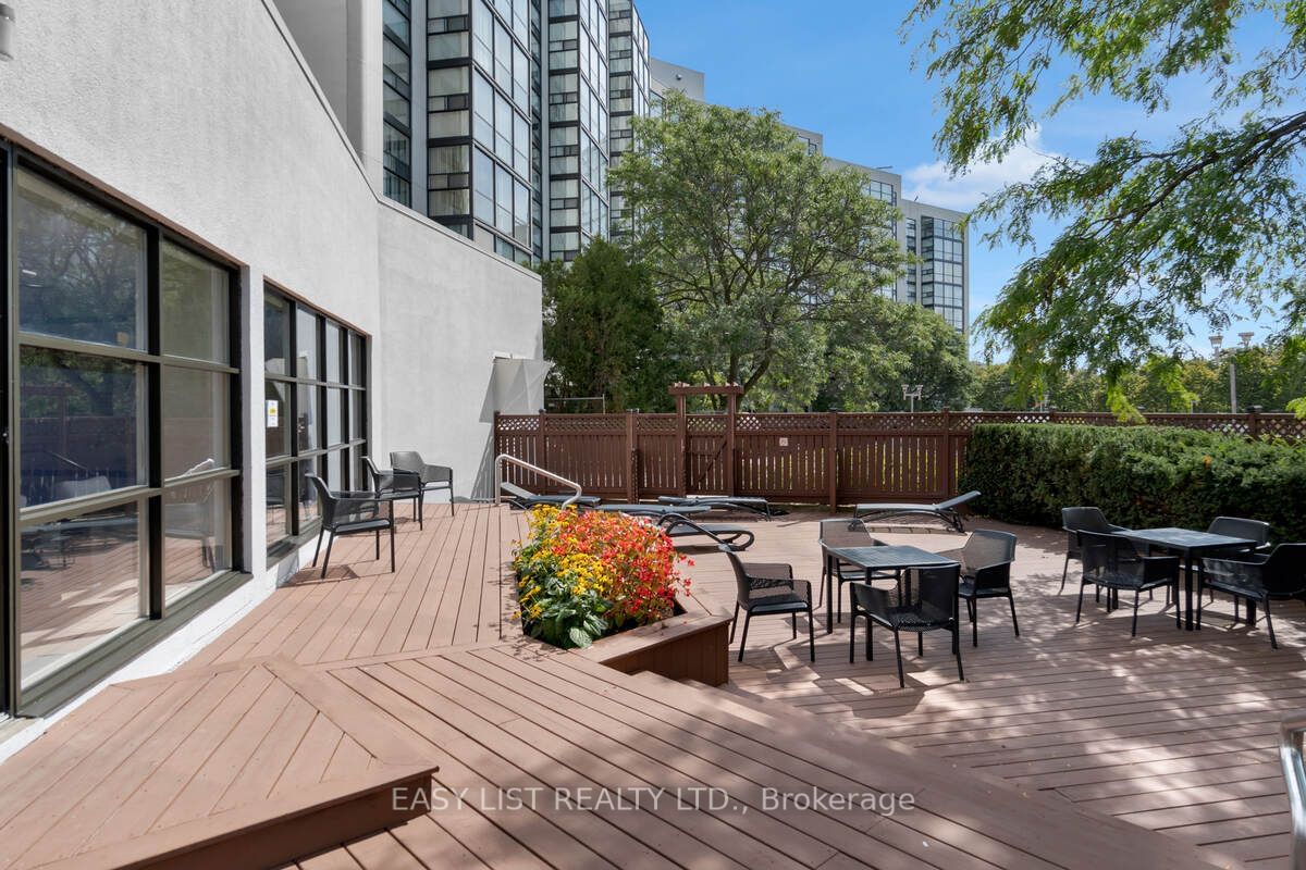 20 Harding Blvd W, unit 810 for sale - image #32