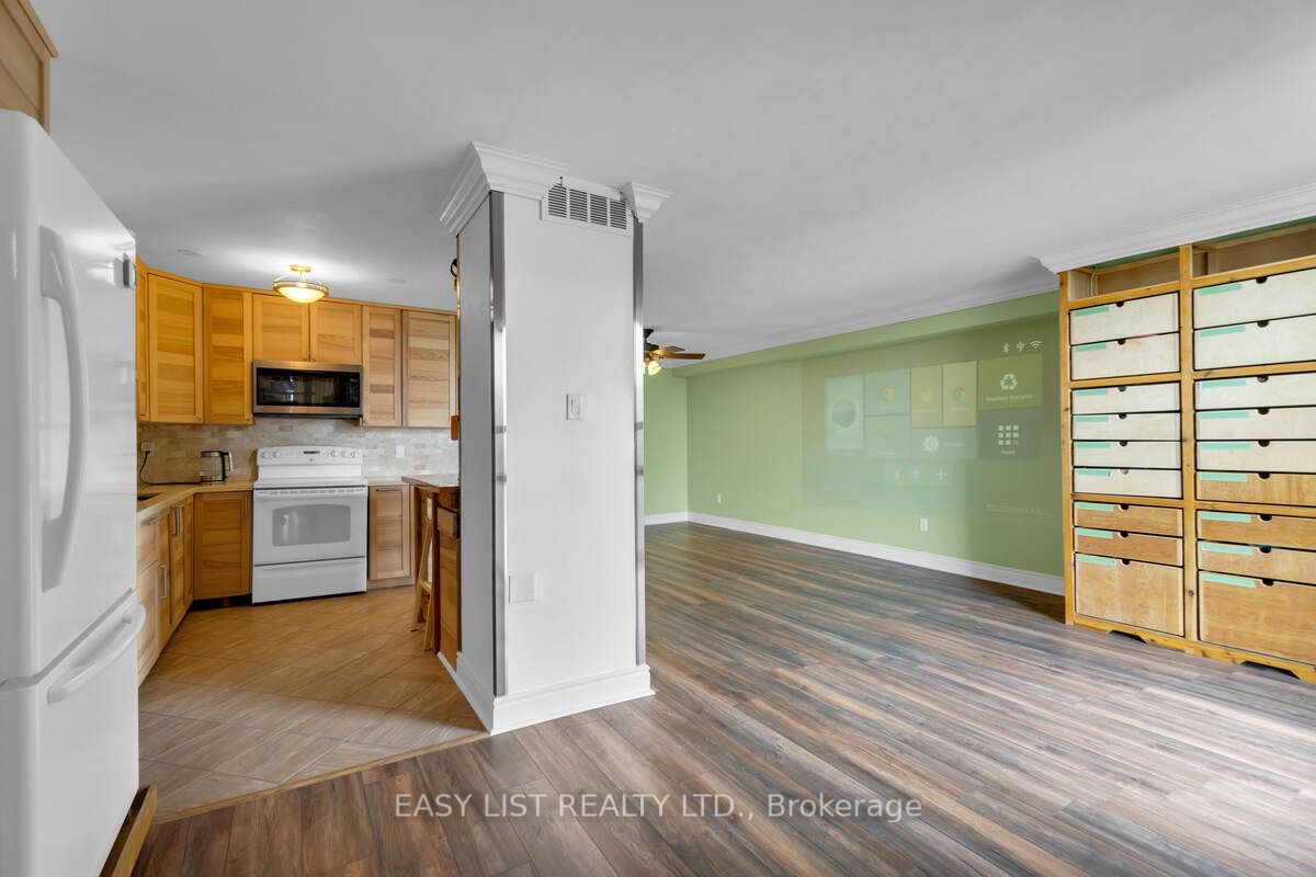 20 Harding Blvd W, unit 810 for sale - image #9