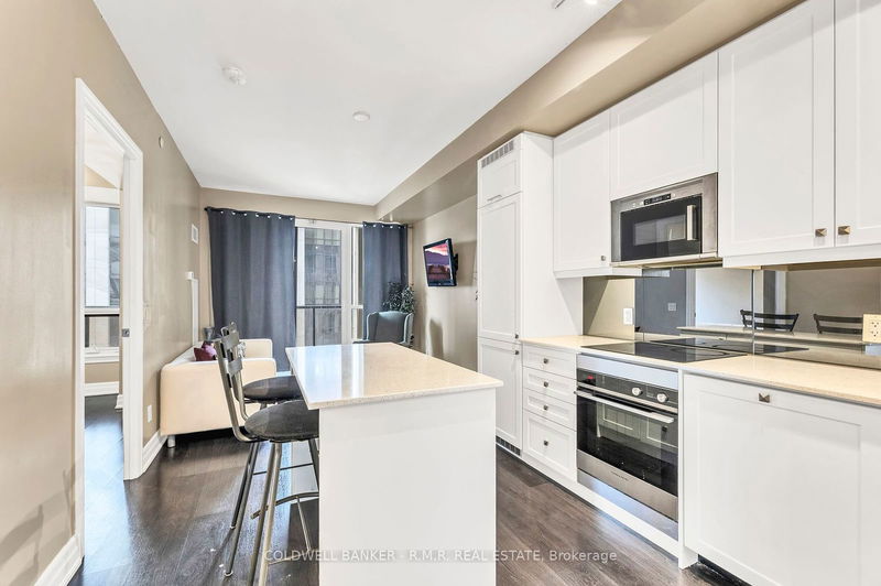 9085 Jane St, unit 404 for rent - image #1