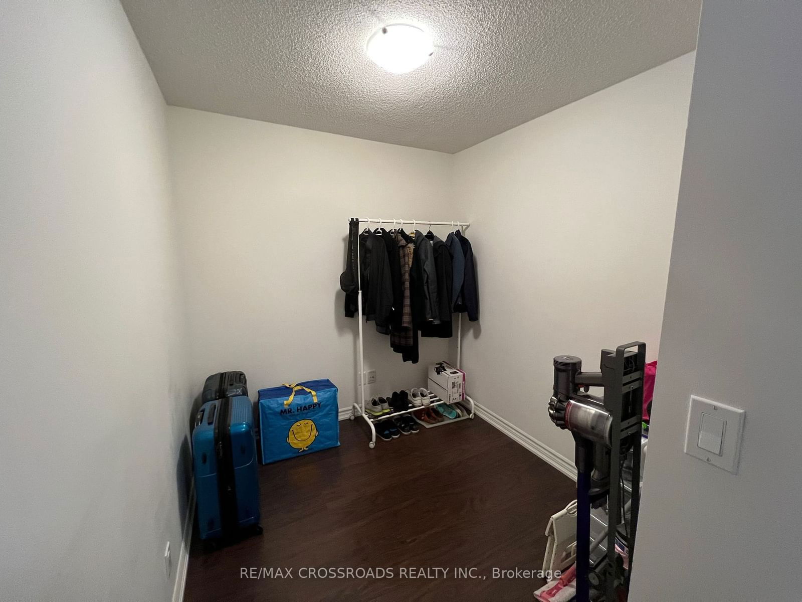 18 Harding Blvd, unit 304 for rent - image #16