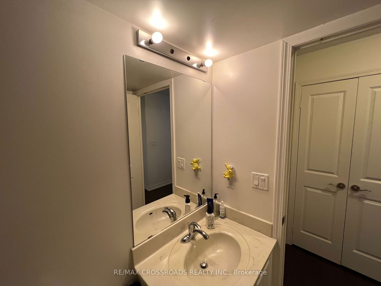 18 Harding Blvd, unit 304 for rent - image #8