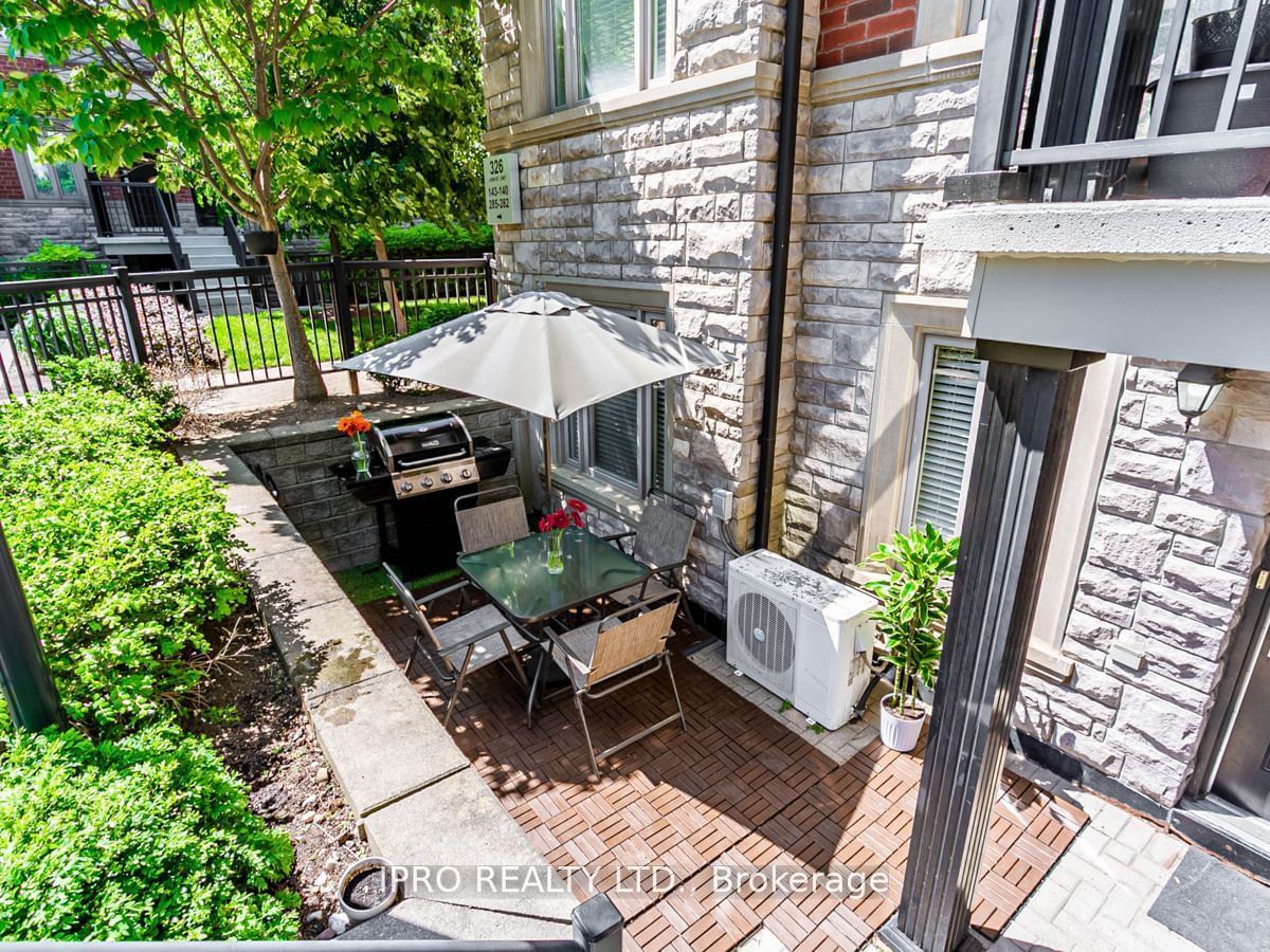 326 John St, unit TH143 for sale