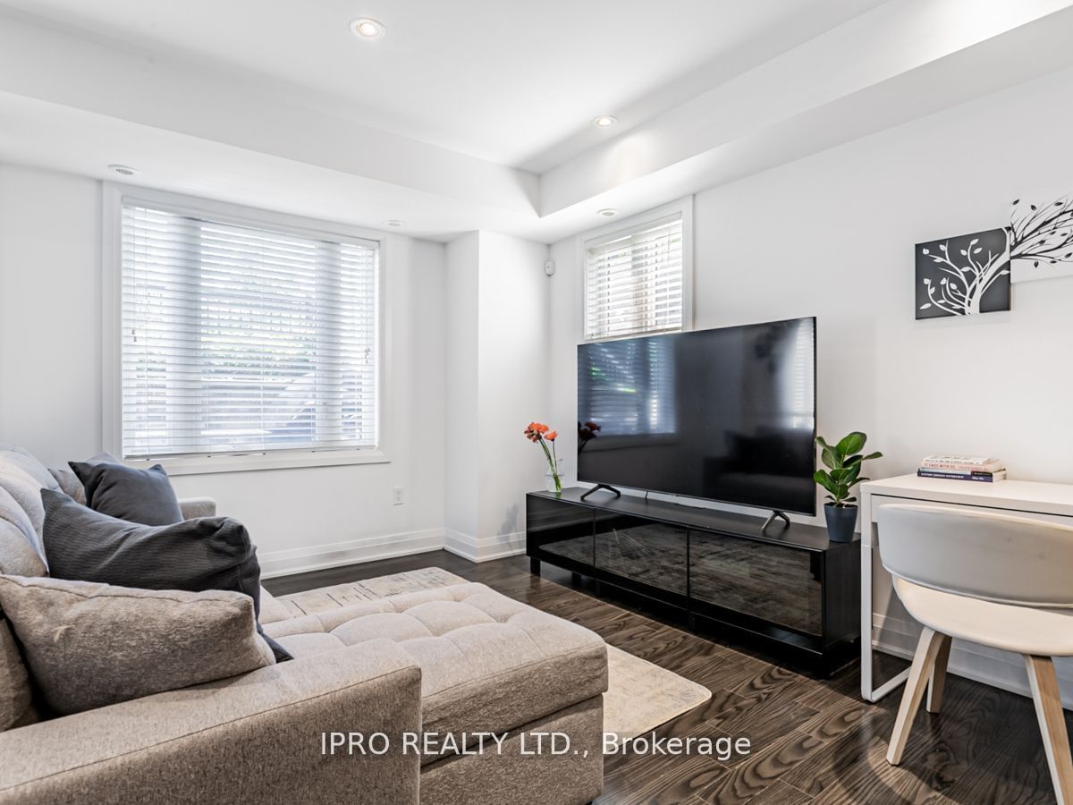 326 John St, unit TH143 for sale - image #7