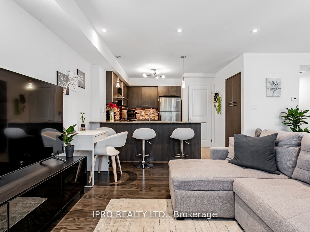 326 John St, unit TH143 for sale - image #9