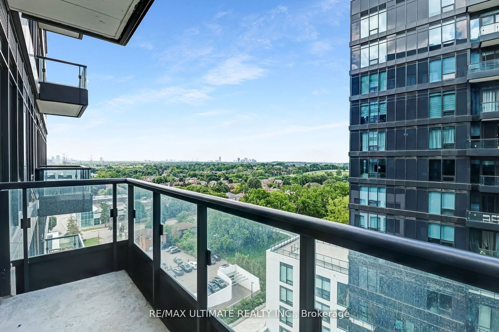 8868 Yonge St, unit 1111E for rent