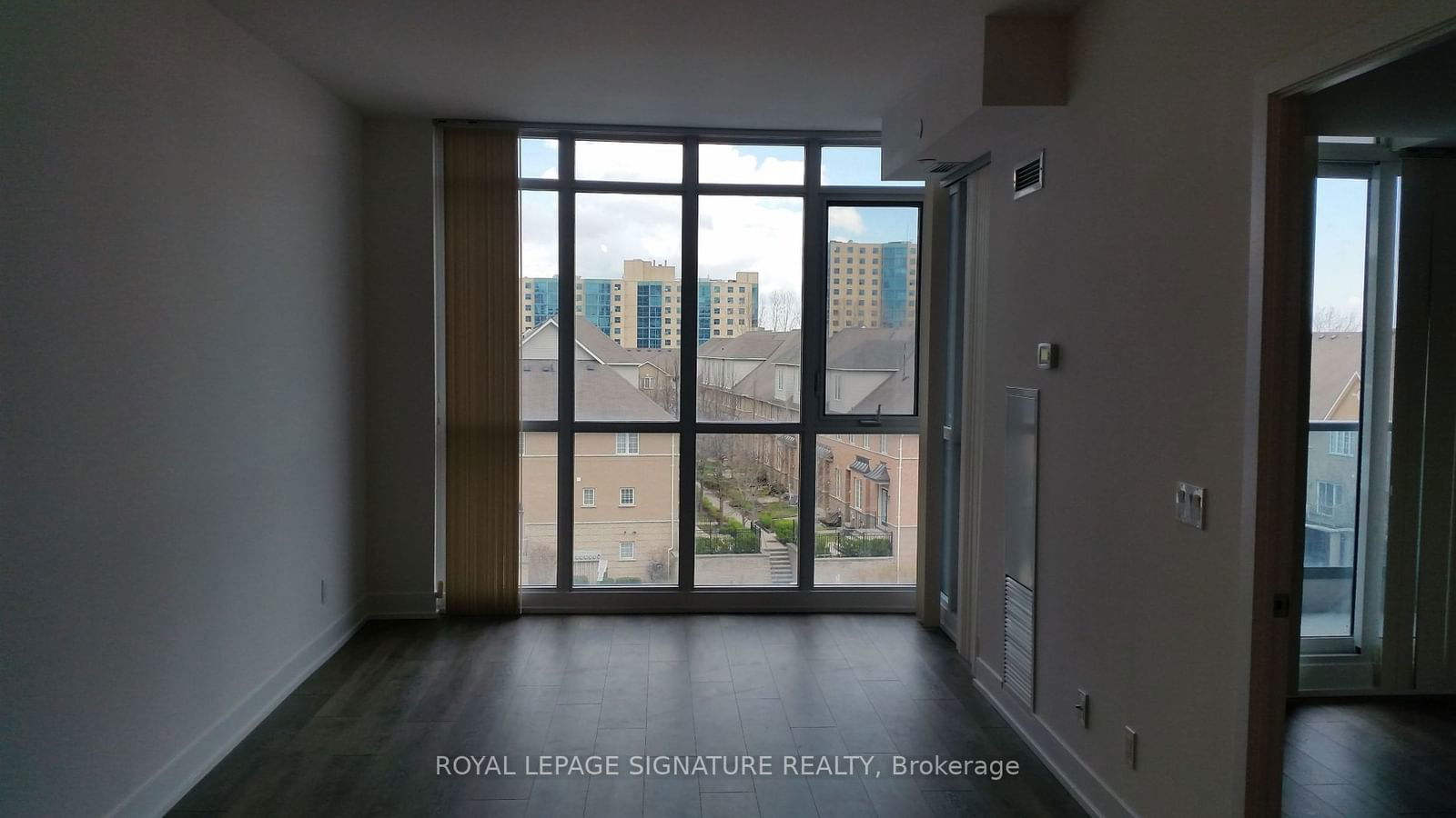 9471 Yonge St, unit 515 for rent - image #3