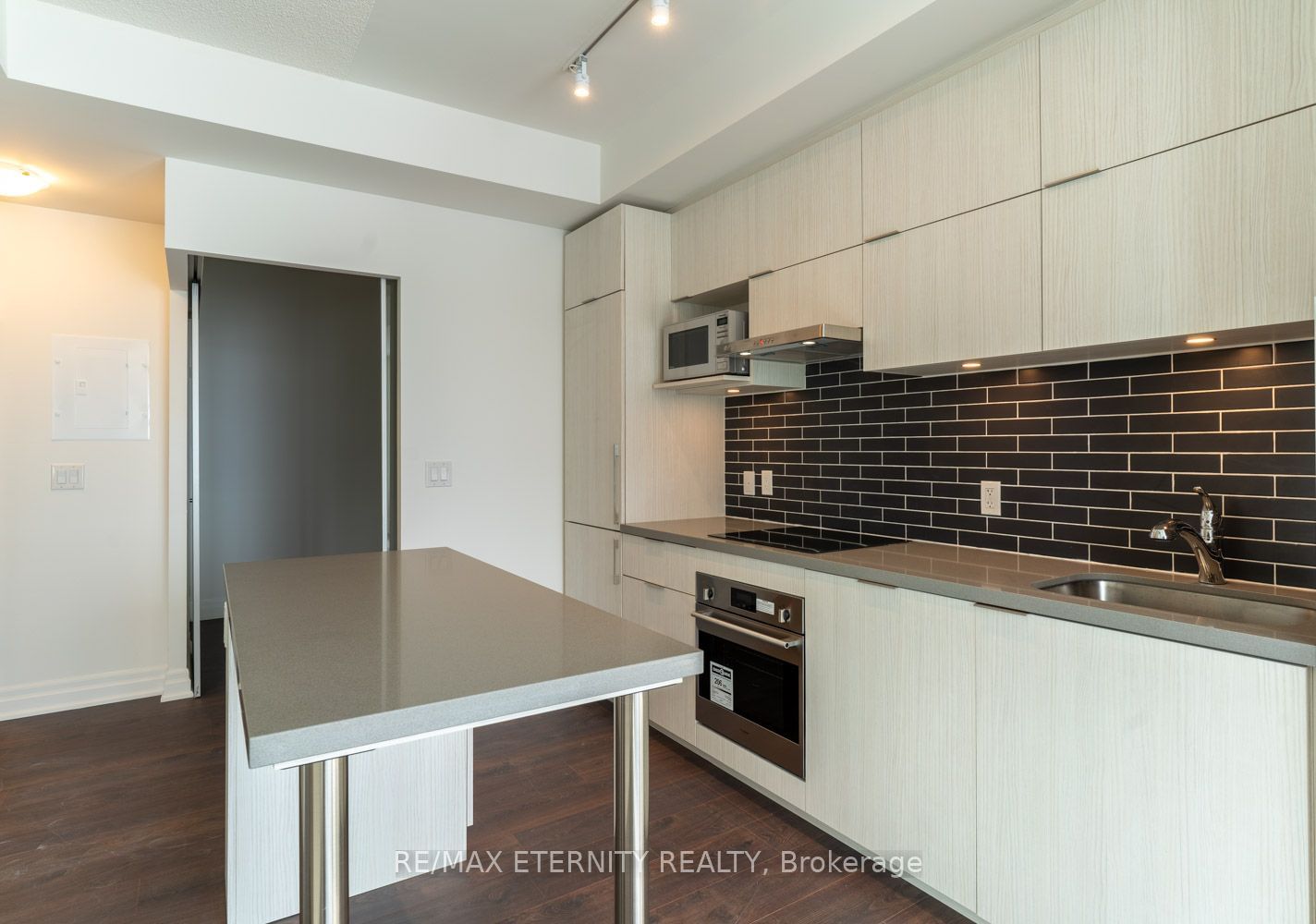 8 Rouge Valley Dr W, unit 511B for rent - image #3