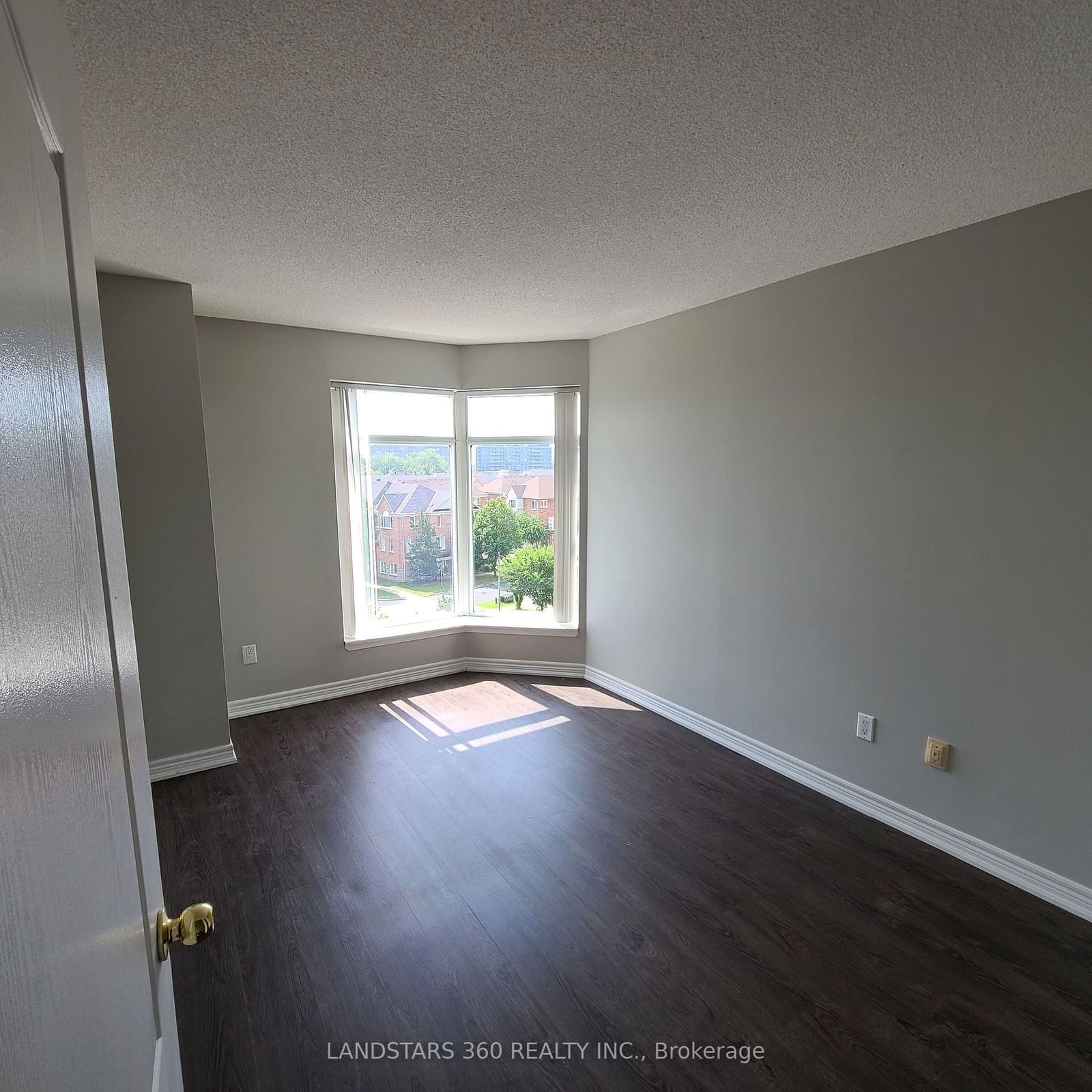 135 Pond Dr, unit 611 for rent - image #6